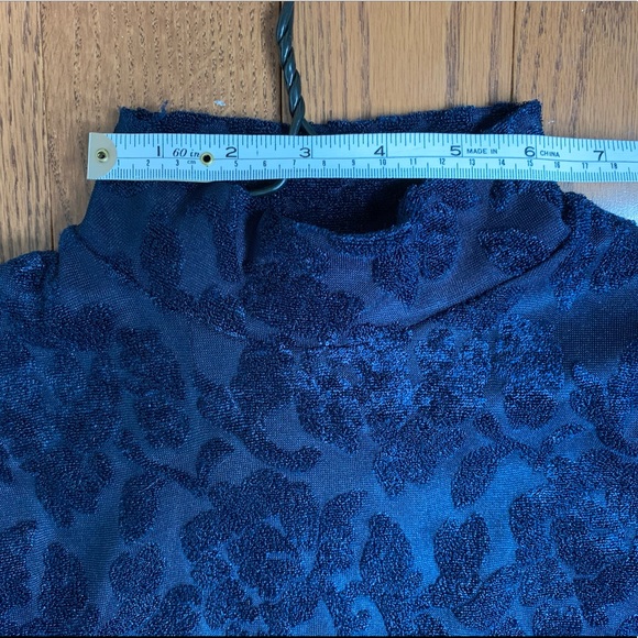 Turtleneck sleeveless dress - Picture 4 of 4